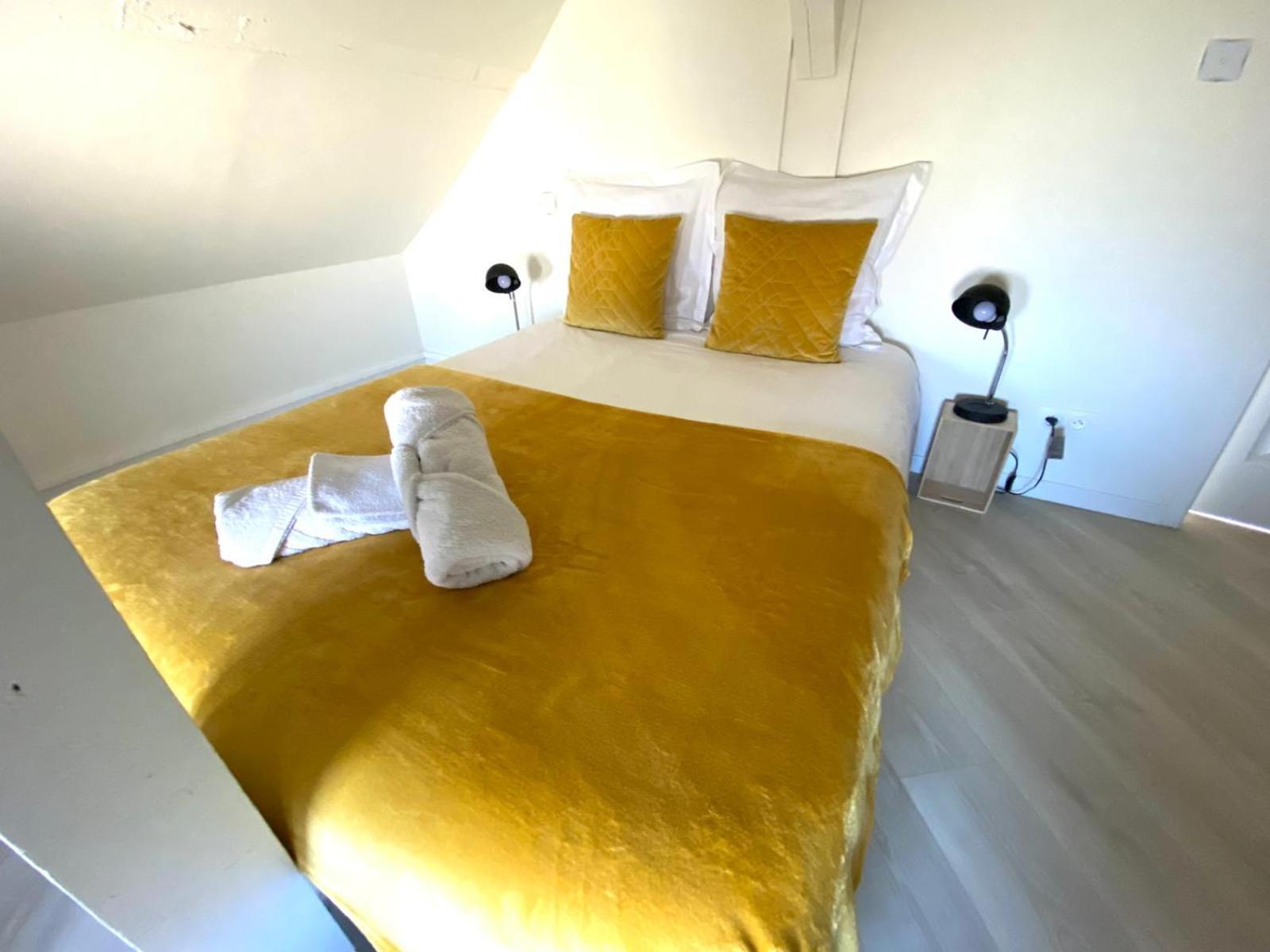 Appartement Vue Sur Les Etoiles Charleville-Mezieres Luaran gambar
